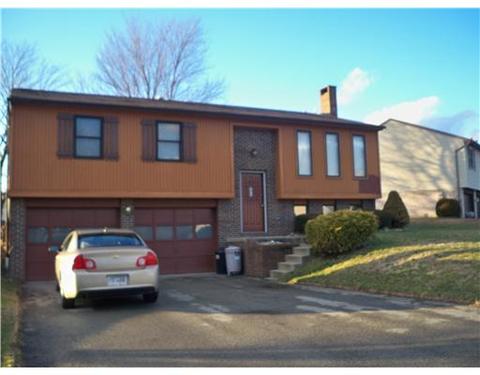 218 Fairview Dr, Irwin, PA 15642 photo 1