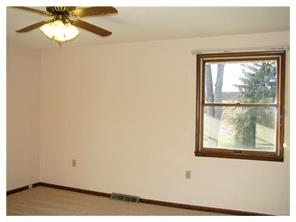 2214 Robert St, Irwin, PA 15642 photo 10