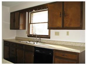 2214 Robert St, Irwin, PA 15642 photo 4