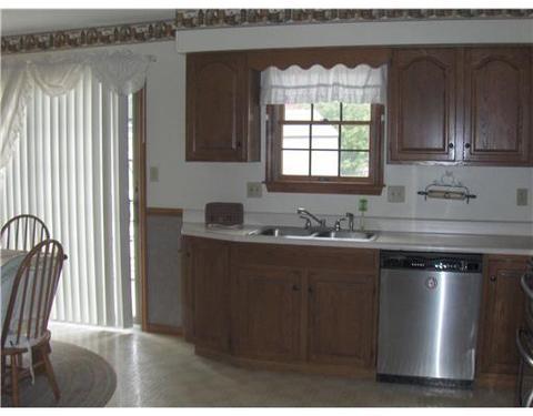 131 Chambers Dr, Monaca, PA 15061 photo 11