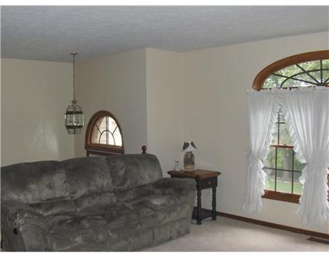 131 Chambers Dr, Monaca, PA 15061 photo 12