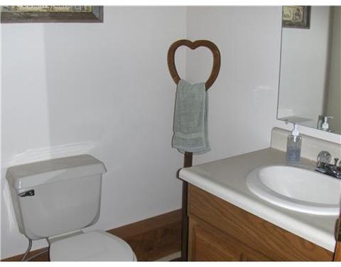 131 Chambers Dr, Monaca, PA 15061 photo 8