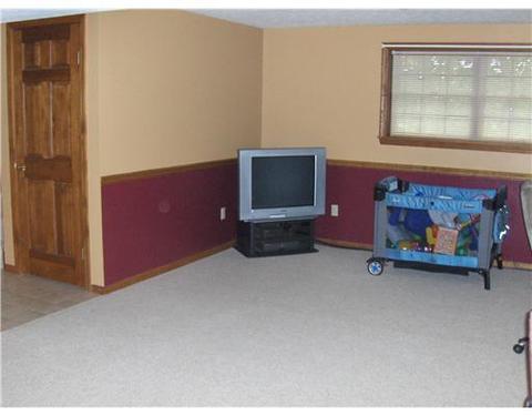 131 Chambers Dr, Monaca, PA 15061 photo 13