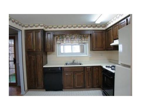 119 Dover Dr, Coraopolis, PA 15108 photo 4