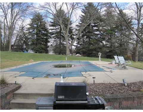 2359 Adams Ct, Export, PA 15632 photo 3