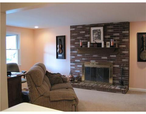 2359 Adams Ct, Export, PA 15632 photo 4