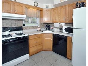 13597 Ormsby Dr, Irwin, PA 15642 photo 2