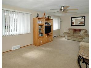 13597 Ormsby Dr, Irwin, PA 15642 photo 7