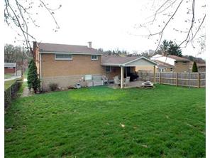 13597 Ormsby Dr, Irwin, PA 15642 photo 17
