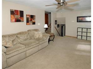 13597 Ormsby Dr, Irwin, PA 15642 photo 8