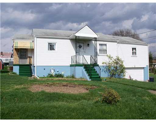 11373 James St, Irwin, PA 15642 photo 1