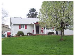 110 Clair St, Irwin, PA 15642 photo 2
