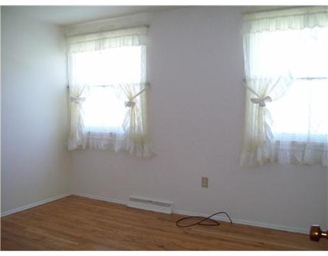 4019 School Dr, Irwin, PA 15642 photo 7