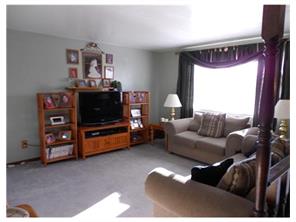2225 Robert St, Irwin, PA 15642 photo 9