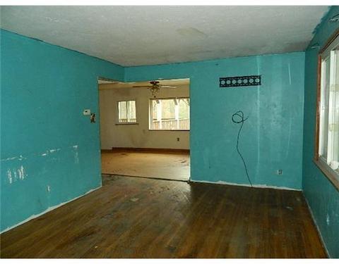4029 Chieftan Rd, Irwin, PA 15642 photo 4
