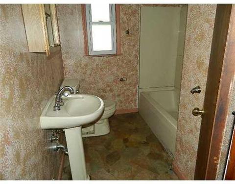 4029 Chieftan Rd, Irwin, PA 15642 photo 9