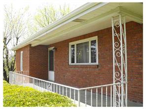 820 Macarthur Dr, Irwin, PA 15642 photo 3