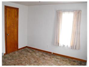 820 Macarthur Dr, Irwin, PA 15642 photo 12
