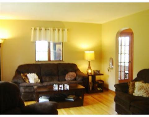 5767 Roosevelt Ave, Export, PA 15632 photo 2