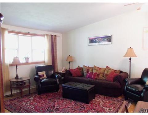 206 Baintree Dr, Coraopolis, PA 15108 photo 4