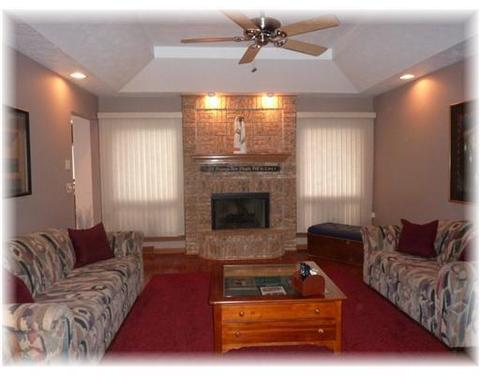 5 Sarah Ct, Irwin, PA 15642 photo 2