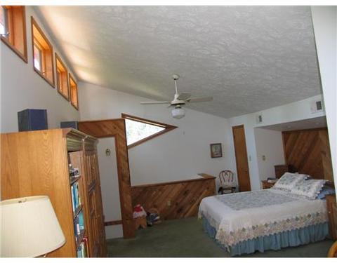 757 Brush Hill Rd, Irwin, PA 15642 photo 9