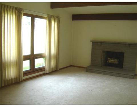 2895 Arrowhead Ct, Export, PA 15632 photo 2