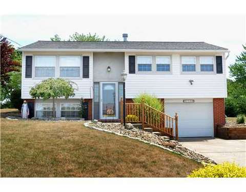 114 Coventry Dr, Monaca, PA 15061 photo 1