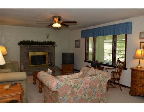 3860 Ash Dr, Hampton, PA 15101 photo 5