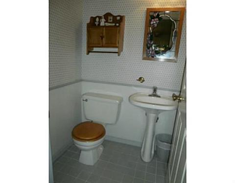 4327 Hemlock Cir, Hampton, PA 15101 photo 5