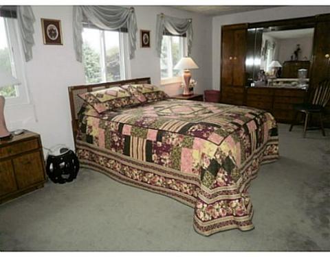 4327 Hemlock Cir, Hampton, PA 15101 photo 6