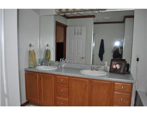 411 Farrington Dr, Seven Fields, PA 16046 photo 12