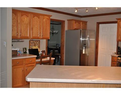411 Farrington Dr, Seven Fields, PA 16046 photo 8
