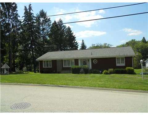 49 Sunset Dr, Charleroi, PA 15022 photo 2