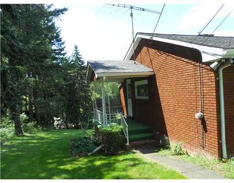49 Sunset Dr, Charleroi, PA 15022 photo 3