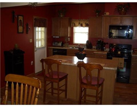 132 Sumner St, Vandergrift, PA 15690 photo 9