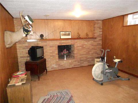 2100 Elizabeth Ct, Export, PA 15632 photo 5
