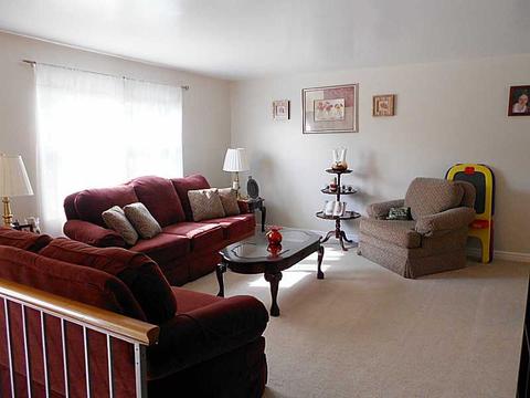2140 Pendleton Dr, Monroeville, PA 15146 photo 3