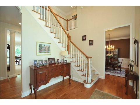 2124 S Villa Dr, Gibsonia, PA 15044 photo 2
