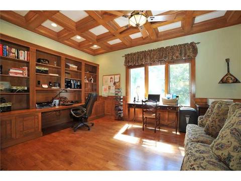 2124 S Villa Dr, Gibsonia, PA 15044 photo 9