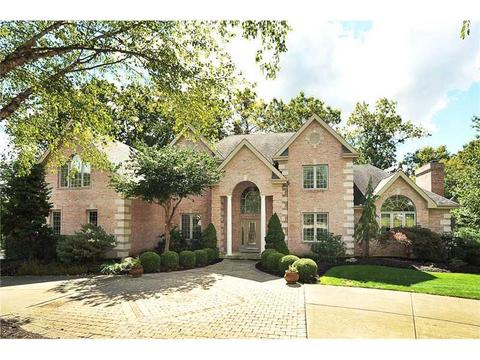 2124 S Villa Dr, Gibsonia, PA 15044 photo 1
