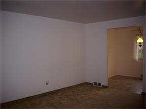 13541 St Clair Dr, Irwin, PA 15642 photo 5