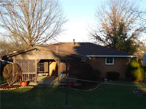 14 Lorrie Dr, Irwin, PA 15642 photo 3