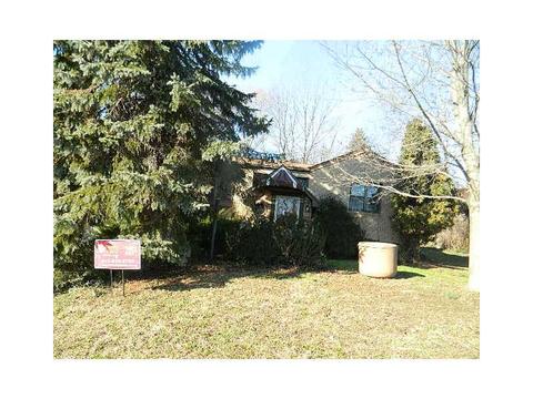 421 Pepper Dr, Coraopolis, PA 15108 photo 1
