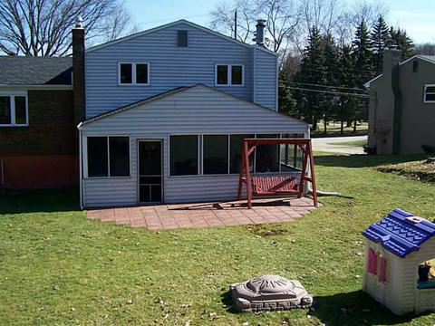 1237 Regency Dr, Mccandless, PA 15237 photo 2