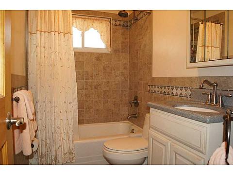 209 Burch Dr, Coraopolis, PA 15108 photo 20