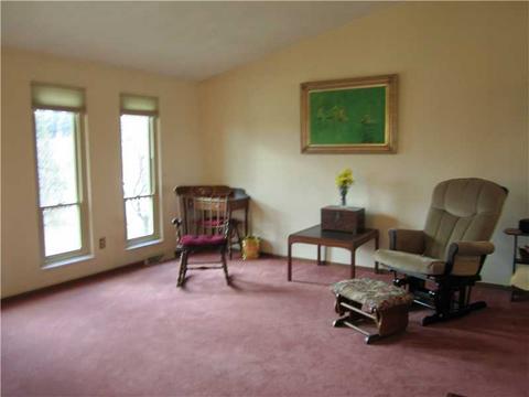 22 Rizzi, Irwin, PA 15642 photo 2