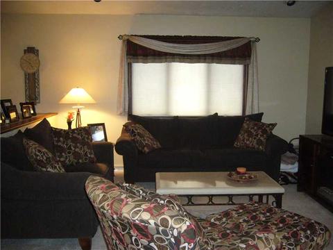 112 Oakcrest Dr, Monaca, PA 15061 photo 6