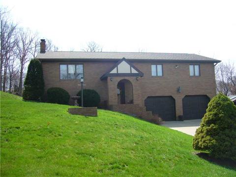 112 Oakcrest Dr, Monaca, PA 15061 photo 1