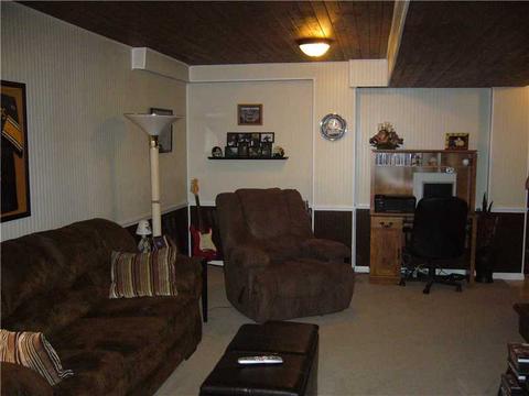 112 Oakcrest Dr, Monaca, PA 15061 photo 14